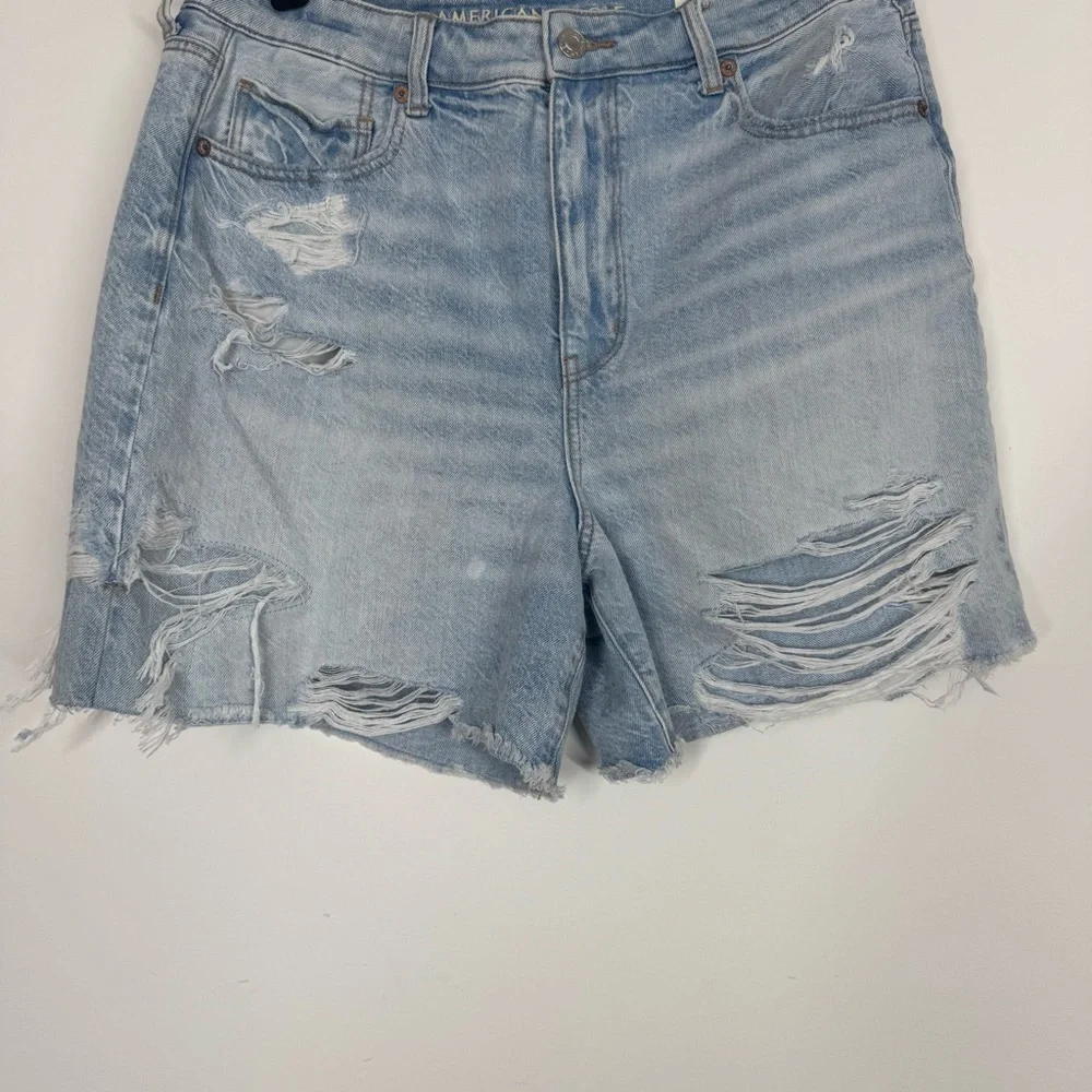 American Eagle Shorts Baggy High Rise Distressed Mom Denim NEW